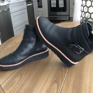 Great Condition Naturalizer Boots!!